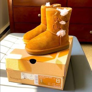 Winter boots Koolaburra by Ugg